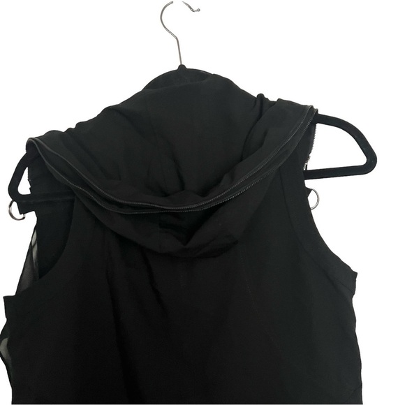 Giusto Dama Black Sleeveless Hooded Jacket With Sheer And Flowy Overlay Size 2 - Picture 6 of 12